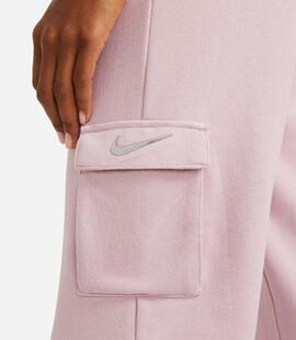 Nike SportswearSwoosh Pink