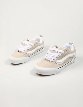 Zapatilla Vans Knu Skool en Beige Unisex