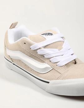 Zapatilla Vans Knu Skool en Beige Unisex