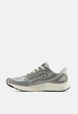 Zapatilla New Balance Maristg4 en Gris para Hombre