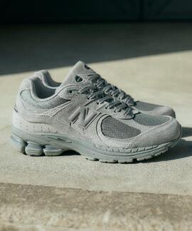 Zapatilla New Balance 2002 en Gris para Hombre