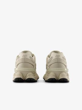 Zapatillas New Balance 9060 en Beige Mujer