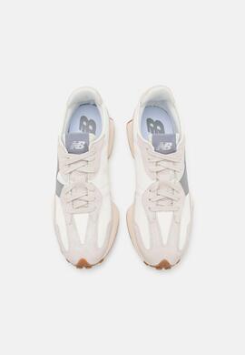 Zapatilla New Balance 327 en Beige para Mujer