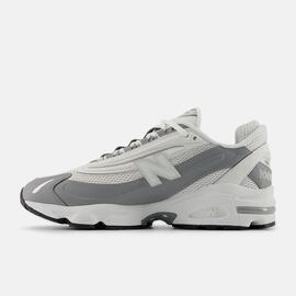 Zapatillas New Balance U10004N0 en Gris para Hombre
